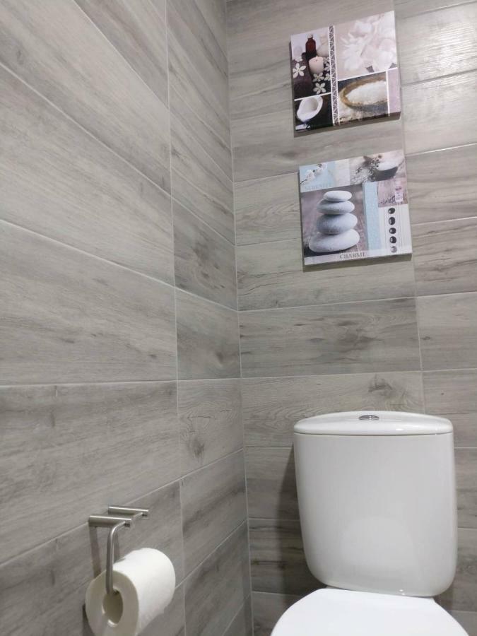 Apartment V4 *