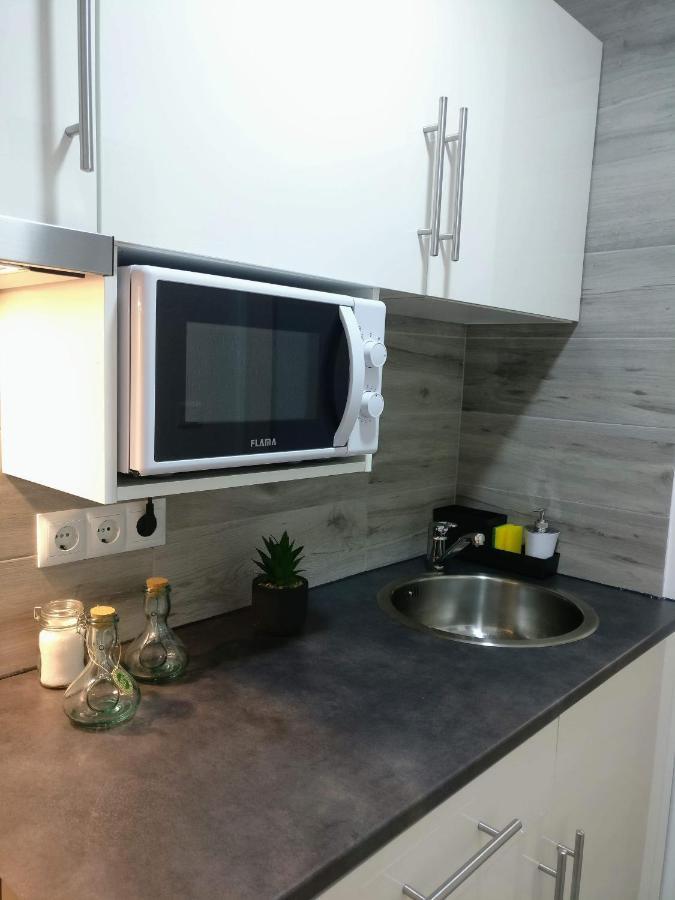 V4 Apartment *
